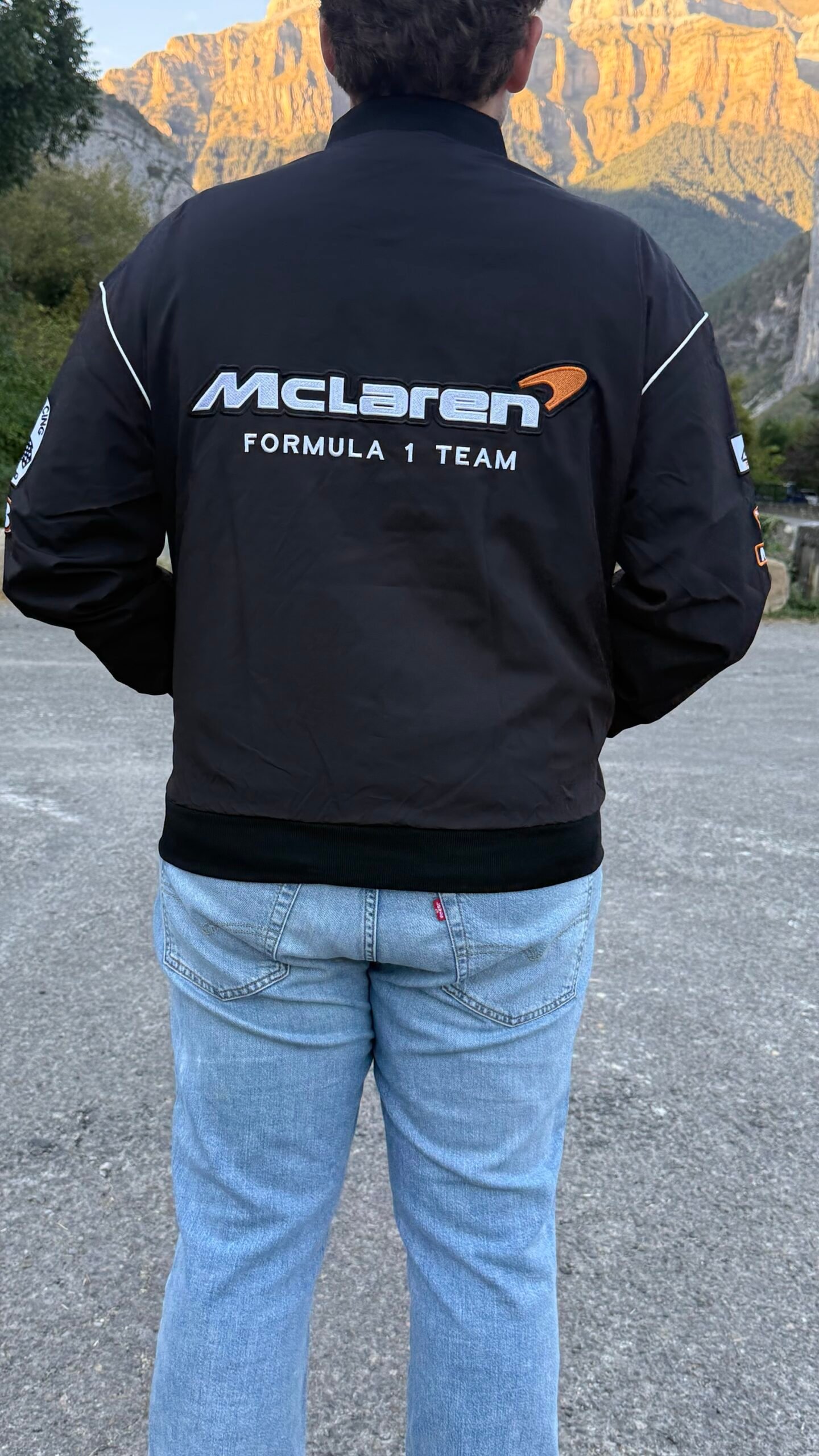 Chaqueta Racing McLaren Vintage – Negra (Bordada) - Imagen 3